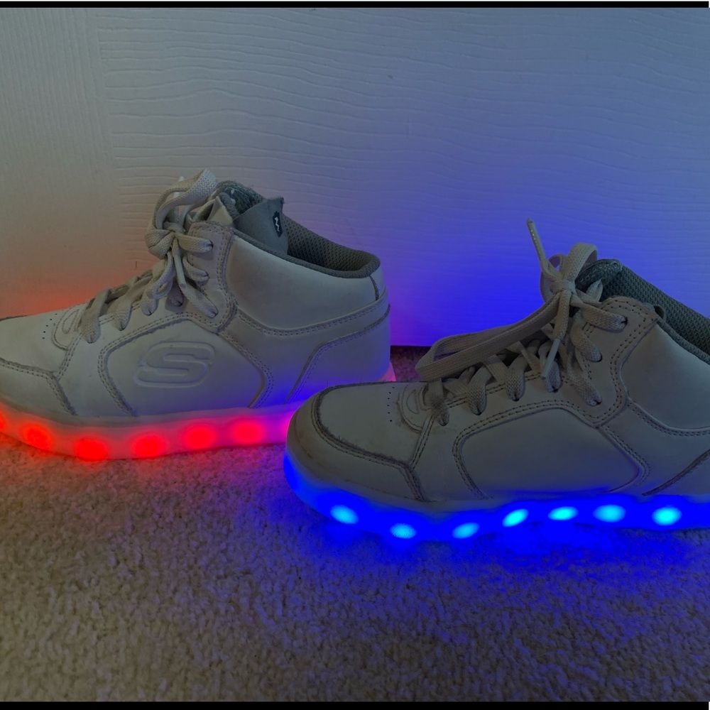 Sketchers light up. Rare. Comfy, work GREAT!!!
